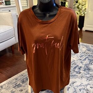 SHEIN Brown 'Grateful' Short Sleeve Tee